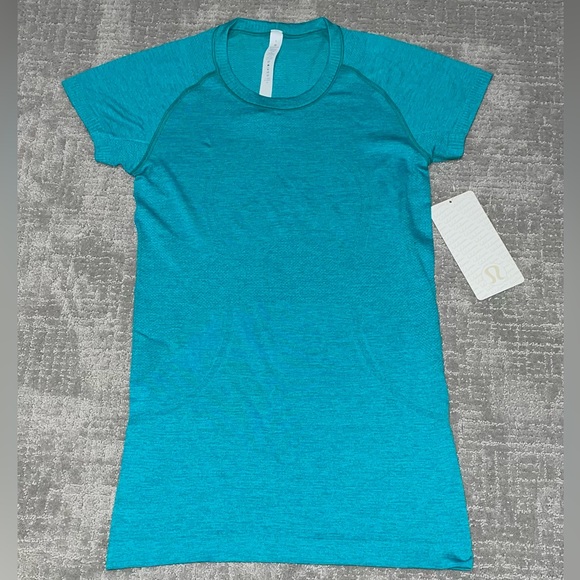 Lululemon Swiftly Tech Short Sleeve Tee in size 6 Teal - Picture 1 of 6